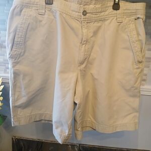 Columbia Men's Flat Front Shorts Size 40